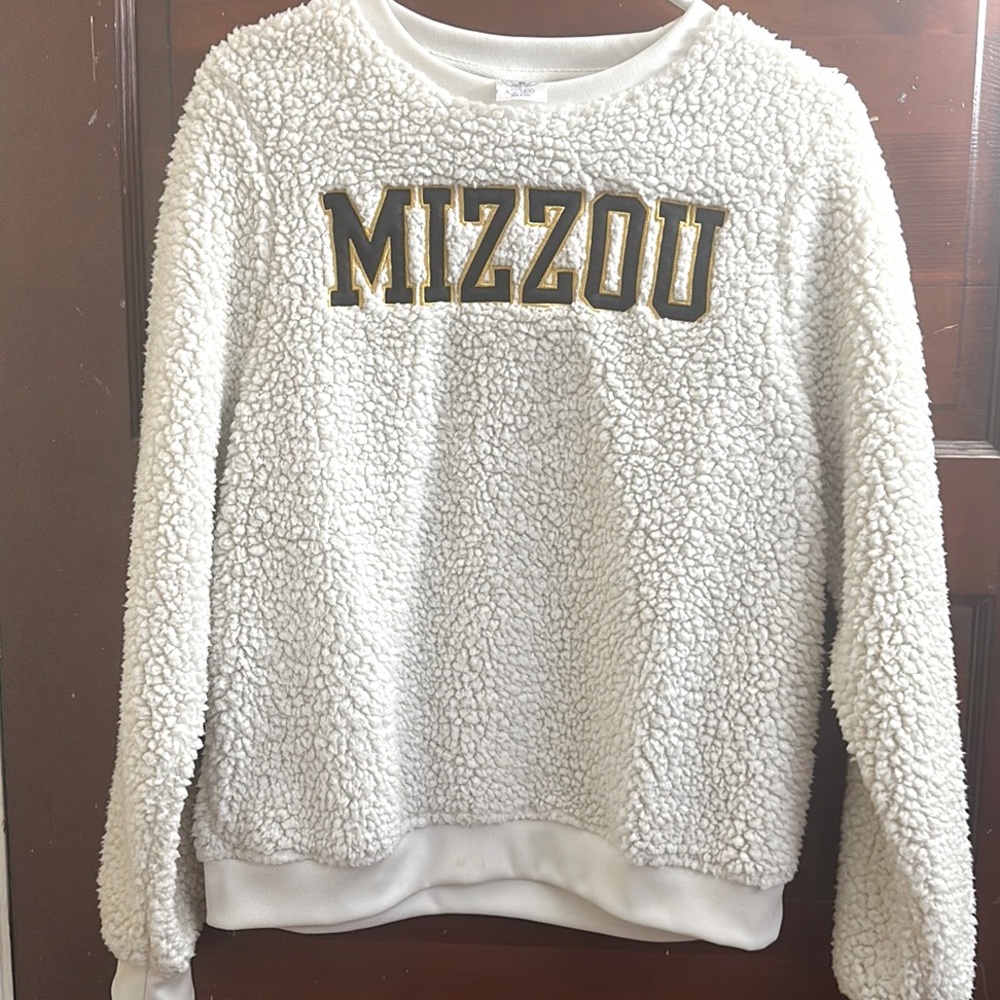 Missouri sweater size large
